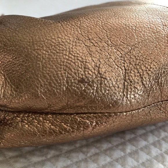 Small Coach metallic gold shoulder bag - Picture 4 of 13